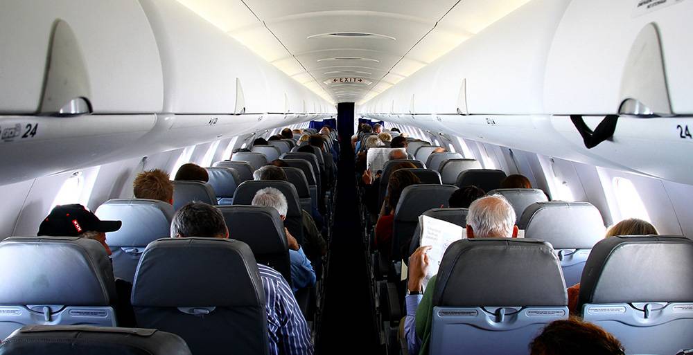 BOMBARDIER_CRJ900_big_2